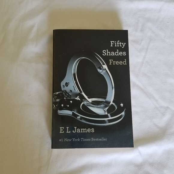 Fifty Shades of Grey Trilogy - Picture 4 of 7